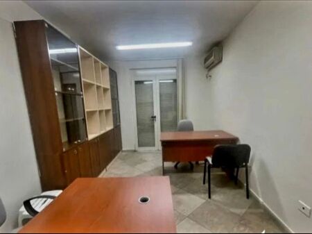 ZYRE ME QIRA 80 M2 ISH EKSPOZITA