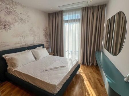 Apartament me Qera te Lake View