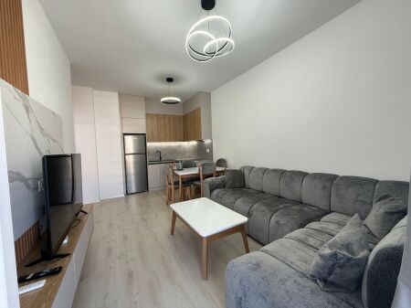 Univers city | Qera Apartament 1+1 Ne Vleren 40’000all muaj