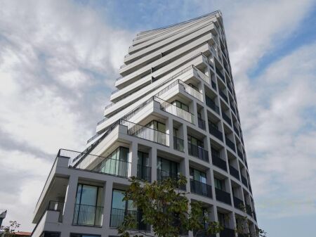 Ambient Zyrash + Post Parkimi per Qira tek Rezidenca 'Lake View' !