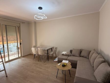 Jepet me Qira Apartament 1+1+ Ballkon – i sapomobiluar !