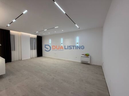 Ofrojme me qira ambjent zyre tek Liqeni i thate