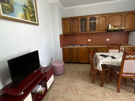 Apartament,,, me qera..... 2+1+2 prane... KOMUNA E PARISIT
