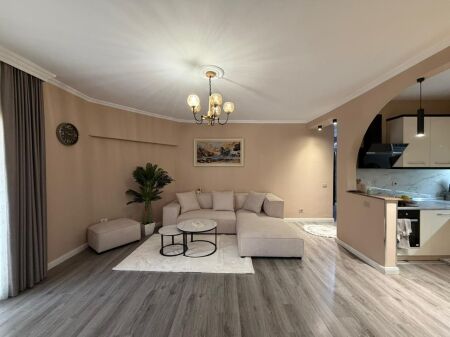 2+1 apartment for rent at the Paris Commune near the Playground