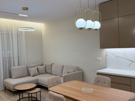 Laprake,jepet me qira super apartament 1+1! 700 Euro