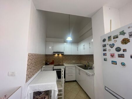 APARTAMENT 1+1 PER SHITJE NE MISTO MAME