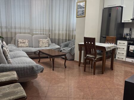 Apartament per qira ne Qender te Tiranes