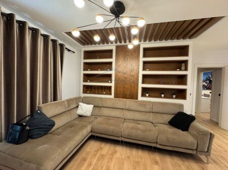 Qera, Apartament 3+1+2+Post Parkimi, Fresku.