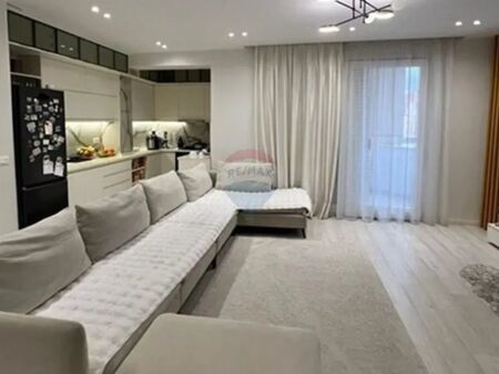 Shitet apartament 2+1+2 luksoz pranë Stadiumit Dinamo, Rruga Emin Duraku