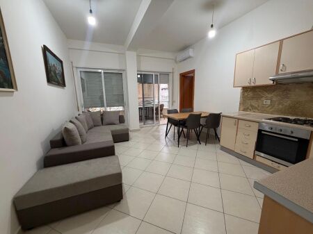 Jepet apartament 2+1 Me Qira Liqeni ,Kopshti Zoologjik ,