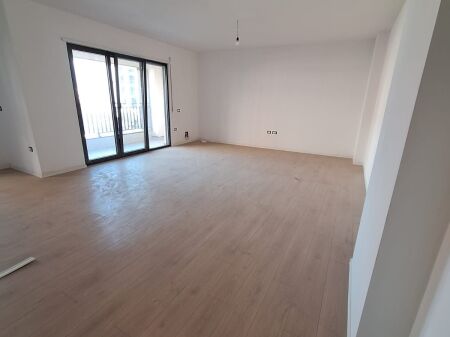 Apartament 2+1 per shitje tek Bulevardi i Ri