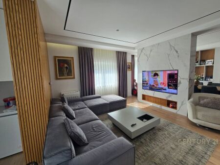 Apartament 3+1+2+ballkon+depo+garazhd tek Rruga e Kosovareve.