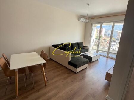 APARTAMENT ME QIRA 1+1 5 MAJI 50.000 LEKE
