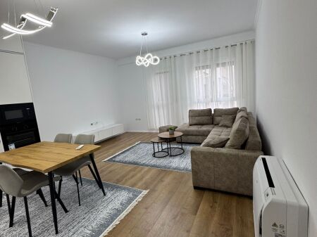 Jepet  me qira 1+1 Kamez  Rruga Berisha 400€