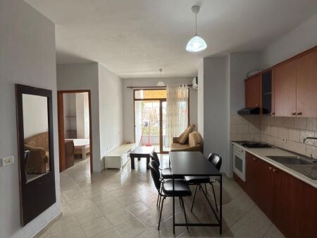Apartament per shitje 1+1 te Kombinat