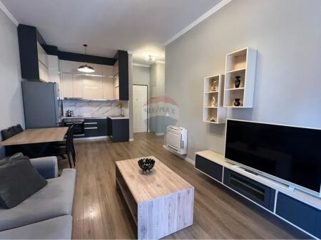 Apartament - Për Qira - Kompleksi Delijorgji, Tiranë