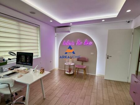 AMBIENT ZYRE ME QIRA 68M2 "KRYQËZIMI I VASIL SHANTOS" 750 € / MUAJ (MUNDËSI EDHE 700 €)