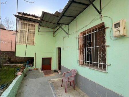 🏡 Apartament 1+1 + Truall në Shitje – Rruga e Dibrës, përballë QSUT