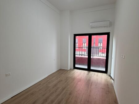 Ambjent per qira tek farmacia 10 !