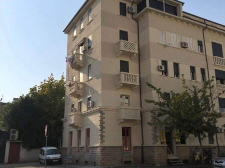 Ambjent Binzesi, Blv Zogu i Pare!