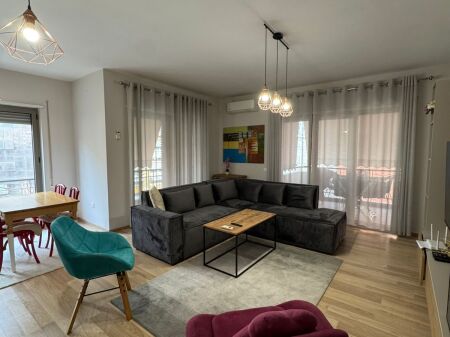 Apartament 2+1+2 me qira tek Kompleksi Delijorgji