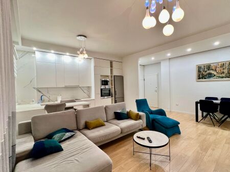 Appartamento 2+1+2 in Affitto a Delijorgji