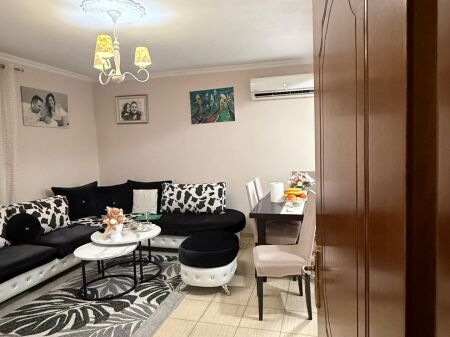 SHITET APARTAMENT 2+1 PRANE SPITALIT, DURRES