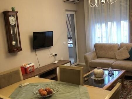 Jepet me qira 1+1 MISTO MAME TE BIG MARKET 400 mije leke