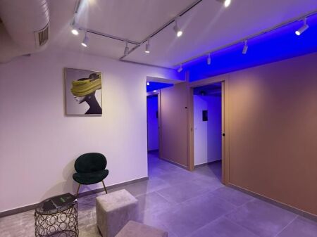 JEPET AMBIENT BIZNESI ME QERA 130 M2 , "VASIL SHANTO,PRANE KRYQEZIMIT " 1800 EURO.