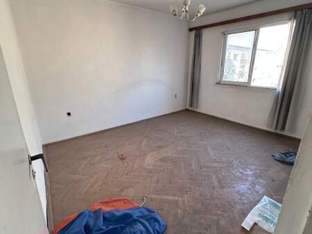 Shitet apartament 3+1 ne Brryl