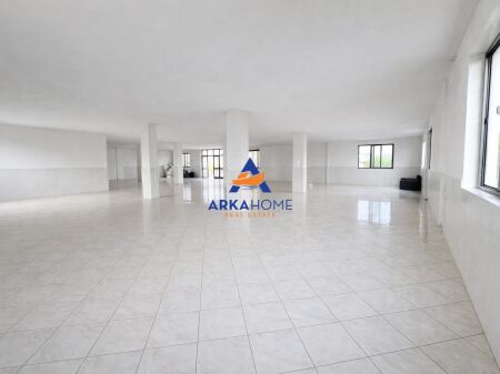 JEPET AMBIENT BIZNESI ME QIRA 430M2 "RRUGA MARTIN CAMAJ VAZHDIMI I UNAZES PLAZH-PLEPA" 85000 LEKE