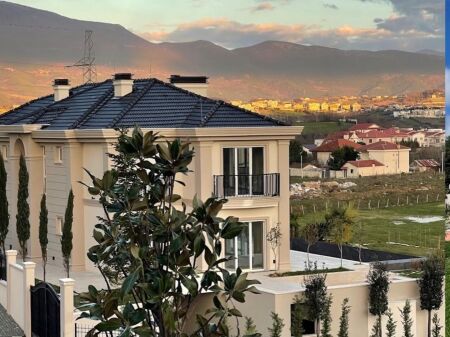 🏡 Vilë Luksoze në Shitje me 2 Pishina – Mjull-Bathore