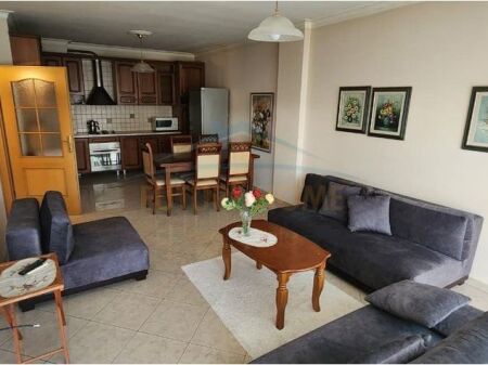 Qira, Apartament 2+1+2, Blloku