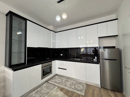 Japim me qira 1+1 te Urban Gate