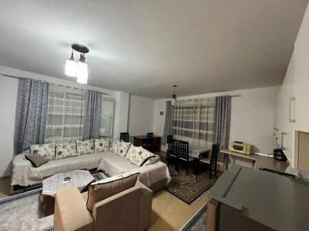 Affittasi appartamento arredato 2+1 ad Astir al prezzo di 450 mila lek,
