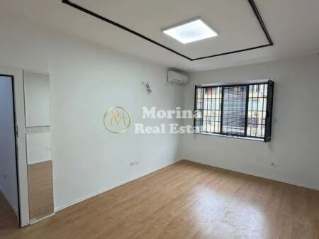 Qera | Ambjent Biznesi | Rruga e Durrësit | 650 €/muaj