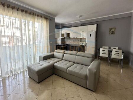 Qera, Apartament 2+1+2, Unaza e Re