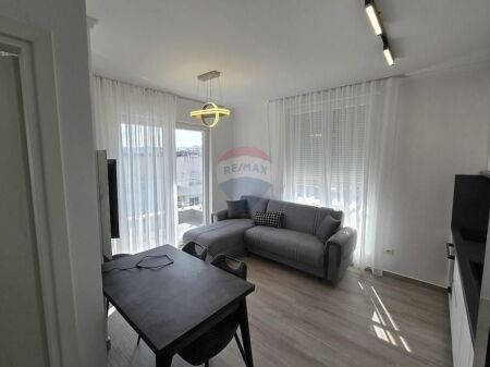 Apartament 2+1 me qera tek Bulevardi i Ri