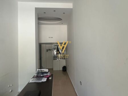 OFFICE 21 M2 FOR RENT ON ISLAM ALLA STREET 45,000 LEKE