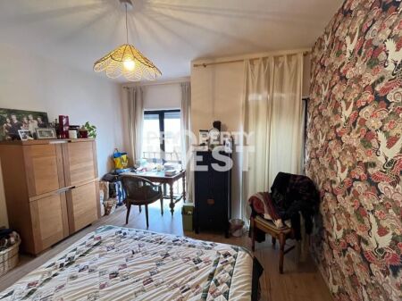 Shitet apartament 2+1 Rruga e Dibres perball Restorant Durresi