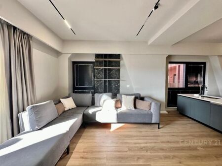 Apartament 2+1+2 për shitje te Tirana Garden Building, në Rr. e Kavajës.