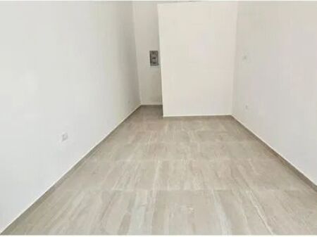 Shop for rent at Komuna Parisit