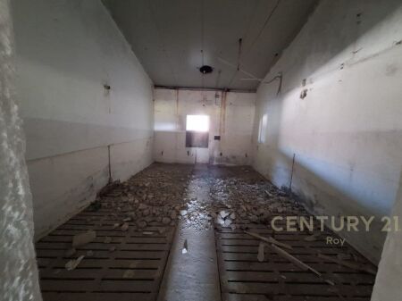 SHITET KAPANON NE XHAFZOTAJ, 1384 M2 , 3722 M2 TOKE