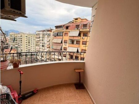 AFFITTASI APPARTAMENTO 2+1 NEL COMUNE DI PARIGI