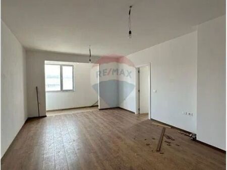 Apartament - Për Shitje - Rruga Aleksandër Moisiu, Tiranë