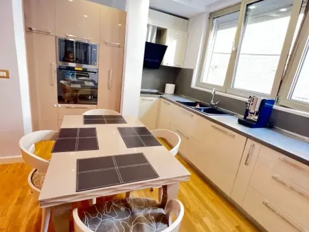 Tirane, apartment 2+1+Balcony for rent in the center of Tirana, 120 m², 1,000 €