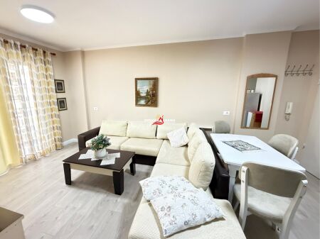 Apartament 1+1 me Qira në Rrugën 5 Maj pranë Concord, Tiranë (ID 42111538)