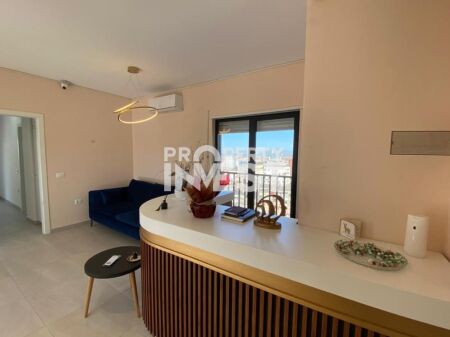 Shitet apartament 3+1+2 Rruga e Dibres perball Restorant Durresi