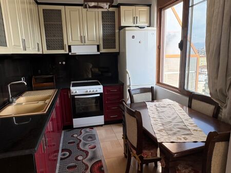 Jepet me qera 2+1 i mobiluar