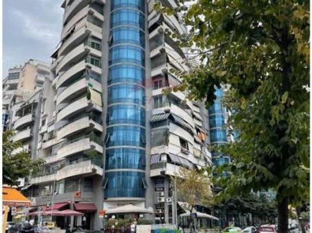 Ufficio - In Affitto - Via Dibrës, Tirana